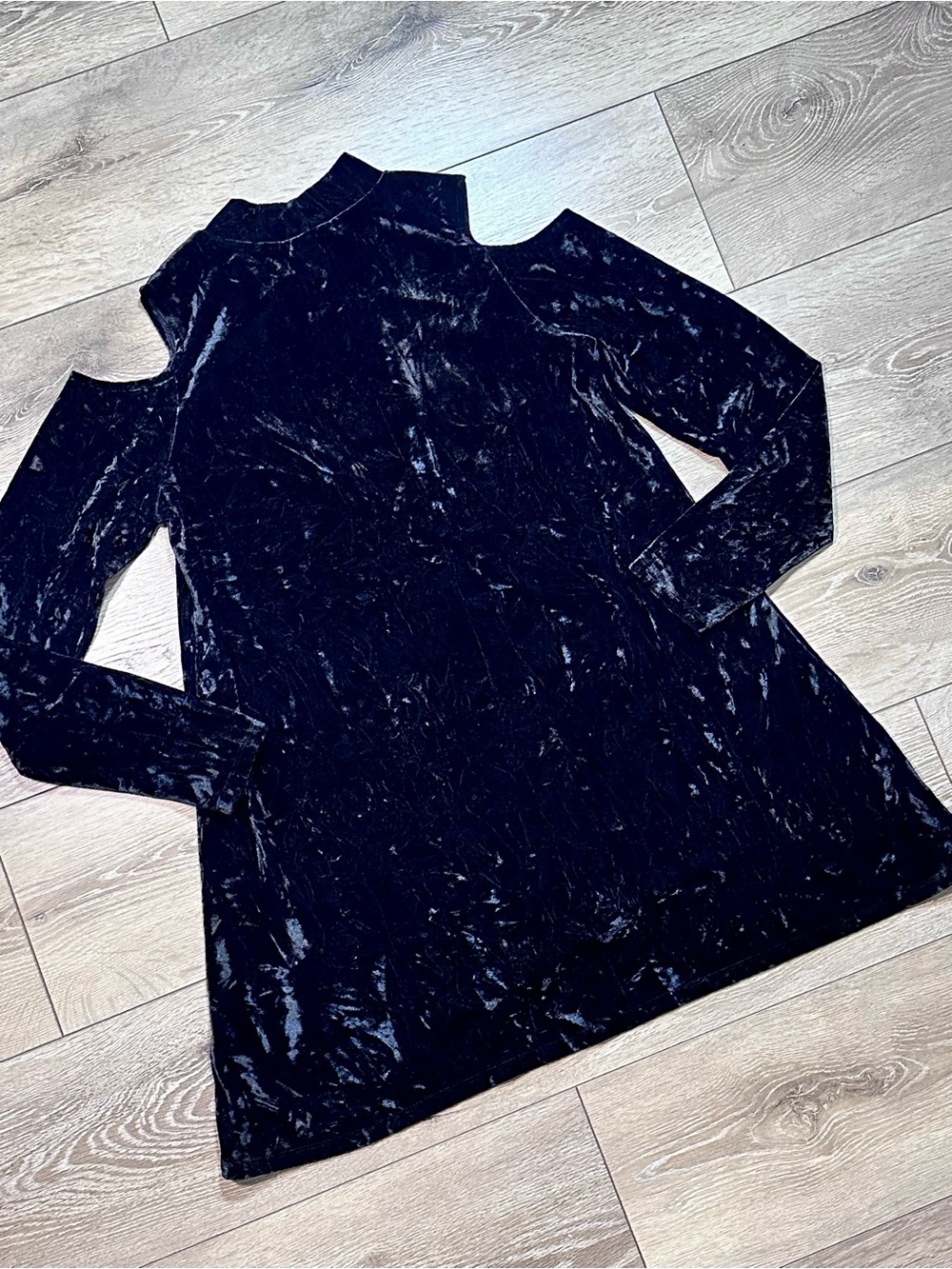 Coco + Carmen Velvet Mock Neck Cold Shoulder Long Sleeve Mini Dress - Picture 11 of 12